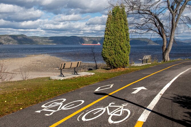 E-bike Rental - 3 hour along the shoreline Bike Path - La Pyramide des Ha! Ha! and the Monument des 21