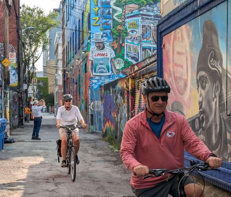 E-bike through Toronto's Dynamic Neighbourhoods - Key points to know before booking