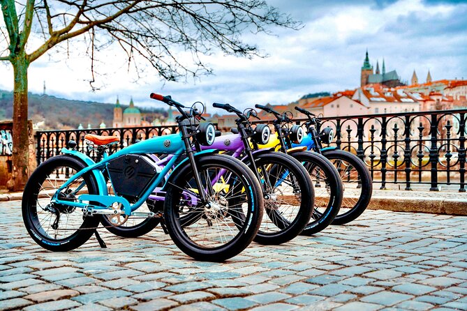 E-BIKE TOUR: 10 Must-See Landmarks & Viewpoints in Prague 1-8per. - Starting in Malá Strana at Saská Street