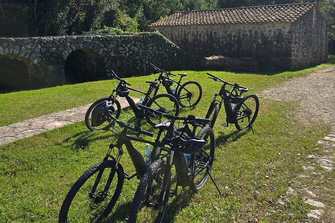 E-Bike Tour + Gourmet Snack + Wine Tasting (Small Group) - Leaving Dubrovnik for the Konavle countryside