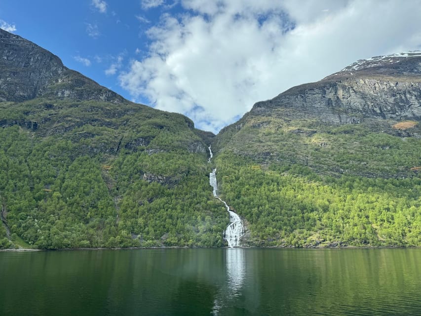 E-bike Tour in Geiranger, Norway - Waterfalls, cliffs, and the first fjord views