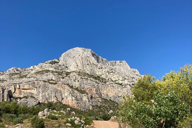 E-Bike tour of Sainte Victoire Mountain, Aix-en-Provence - Climbing Toward Sainte Victoire