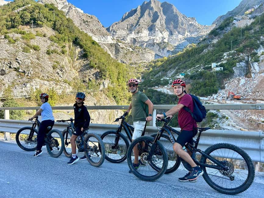 E-Bike Tour to the Carrara Marble Quarries with lard tasting - Vineyards, sea views, and the first climb