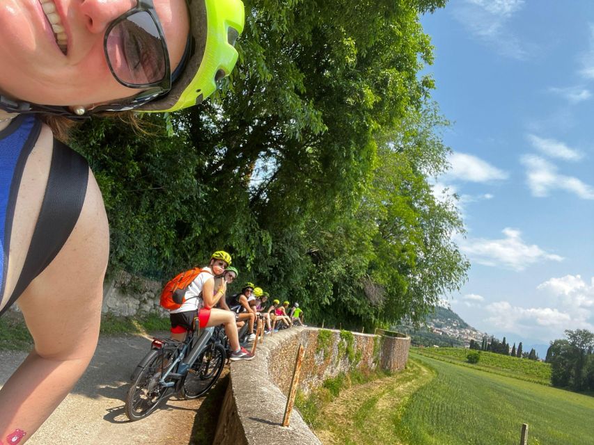 E-Bike Tour with Wine Tasting in the Bardolino area - Cycling through vineyards and olive groves