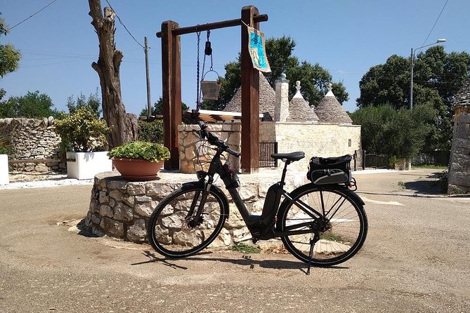 Ebike tours: the villages of Valle d'Itria and tasting of typical products - Locorotondo brings the prettiest town pause