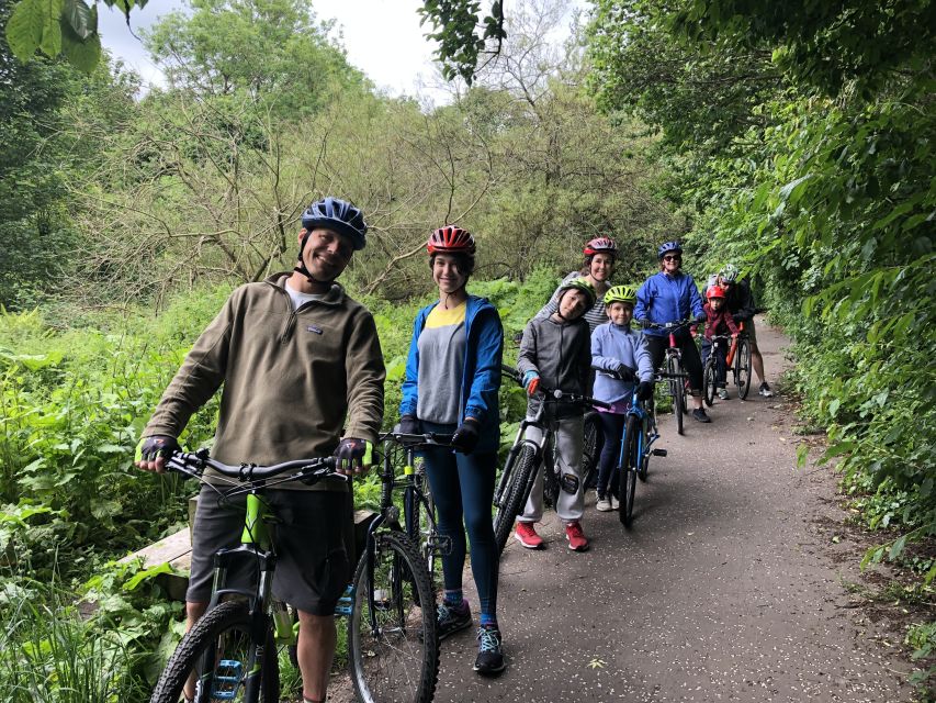 Edinburgh: Cycle Tour to the Coast (family friendly) - Pedaling into Holyrood Park