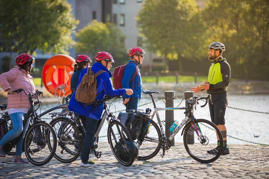 Edinburgh: Sightseeing Bike Tour - Key details before you book