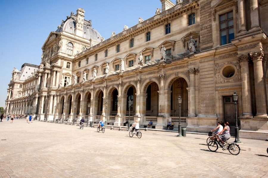 Electric Bike Tour of Paris’ Hidden Gems - Starting beside the Seine