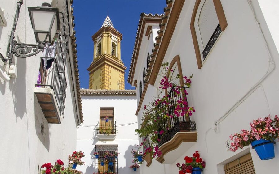 Estepona best kept secrets: City bike guided tour - Starting at the Costa.Bike store