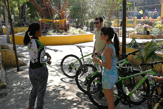 Explore Bangkok by Bike & Boat with Lunch - Riding through Thonburi’s small lanes