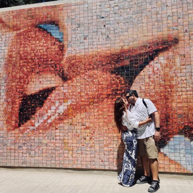 Explore Barcelona by Bike & Photo Shooting - Casa Batlló and the Modernisme streets