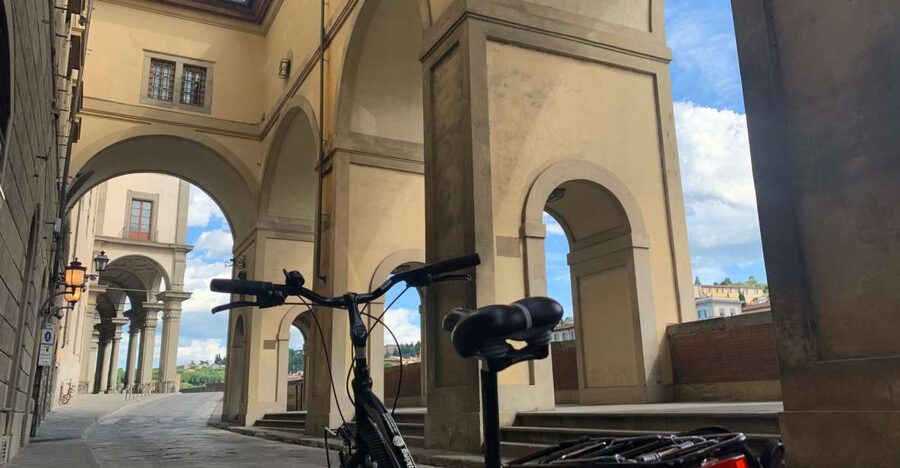 Florence: 2-Hour Guided Bike Tour - The Duomo, Republic Square, and Florence’s grand center