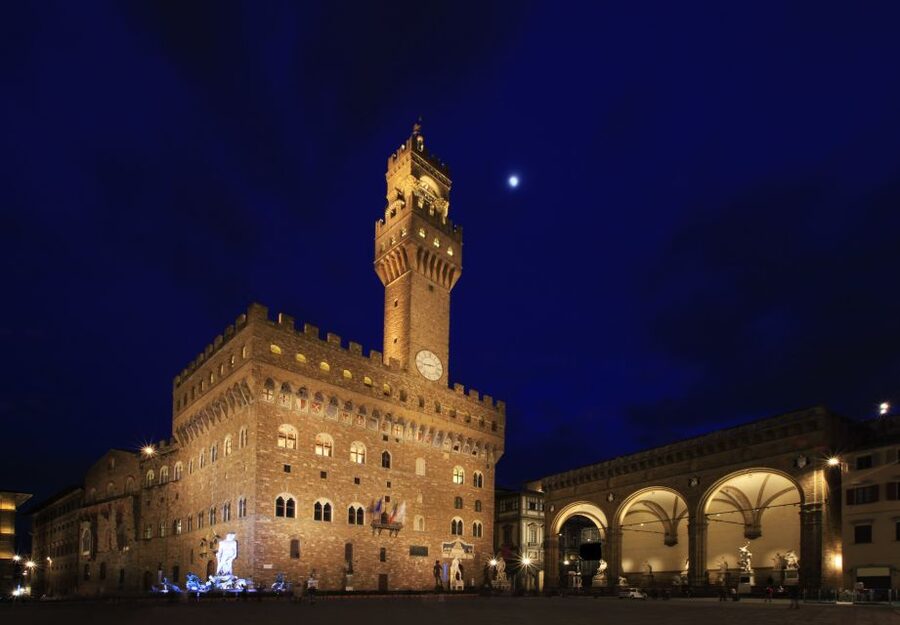 Florence at Night Bike Tour with Wine and Aperitivo Picnic - Why an evening bike ride works so well in Florence
