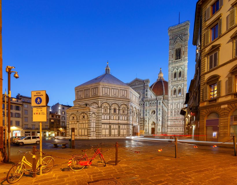 Florence at Night Bike Tour with Wine and Aperitivo Picnic - San Frediano and Santo Spirito: Florence beyond the postcard center