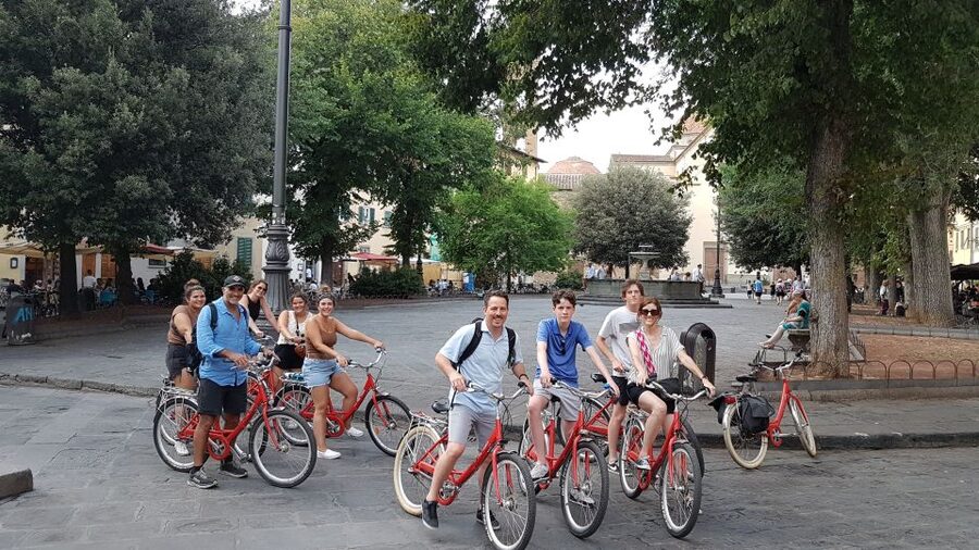 Florence at Night Bike Tour with Wine and Aperitivo Picnic - What the $69 price includes