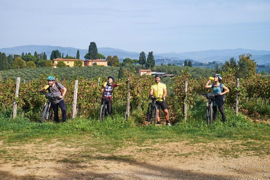 Florence: Chianti E-Bike Tour with Tuscan Lunch & Winery - A generous Tuscan lunch with wine and oil