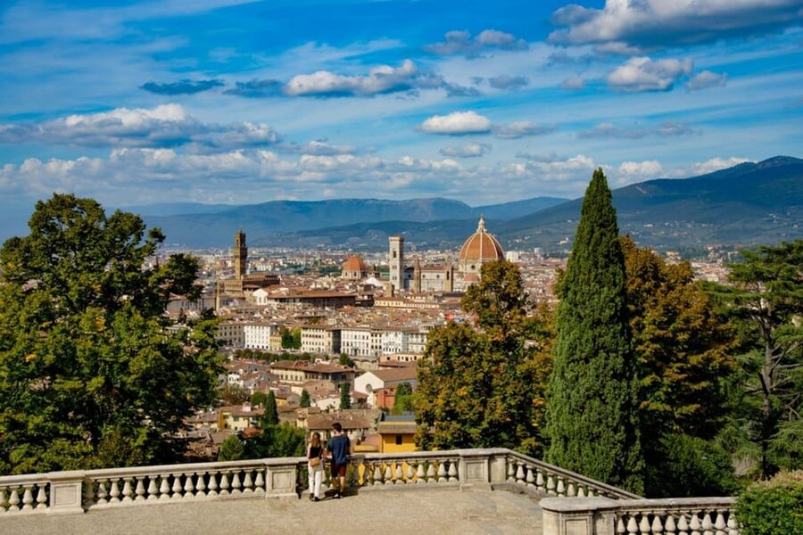 Florence:E-Bike City Tour with stop at Piazzale Michelangelo - Why an e-bike works so well in Florence