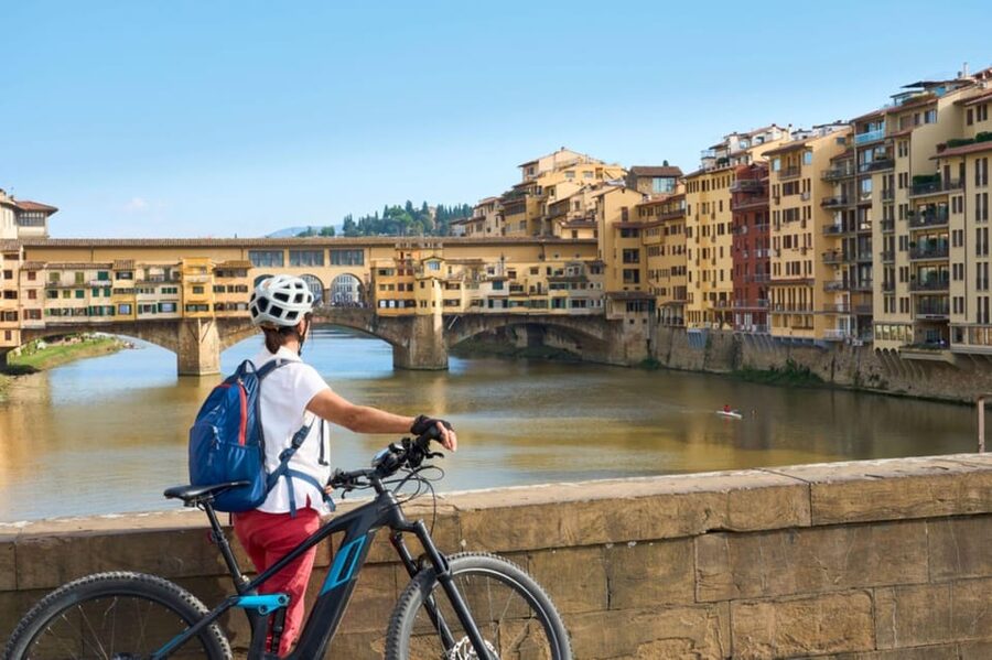 Florence:E-Bike City Tour with stop at Piazzale Michelangelo - Piazza Duomo and the first look at Renaissance Florence