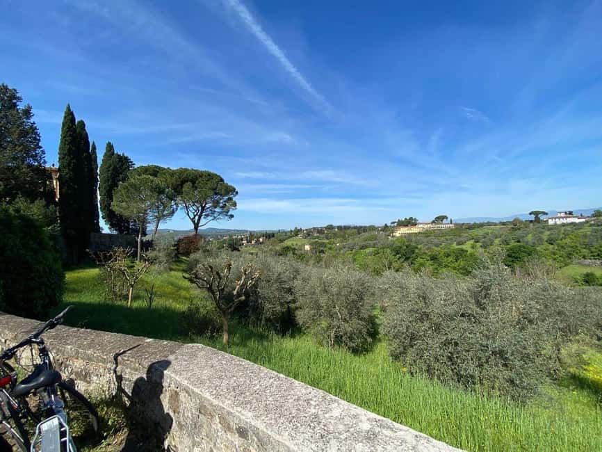 Florence: E-Bike Tour in Tuscany with Winery & Wine Tasting - Why this four-hour ride works so well