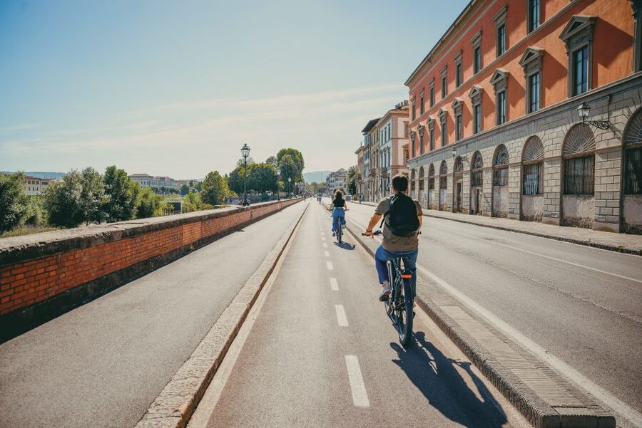 Florence: Night Tour by Electric Bike - Meeting the guide on Via de’ Neri