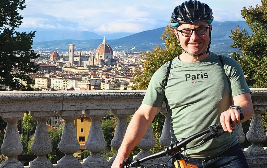 Florence Premium E-Bike Tour + Photo Shoot and Tastings - San Frediano brings the food stop