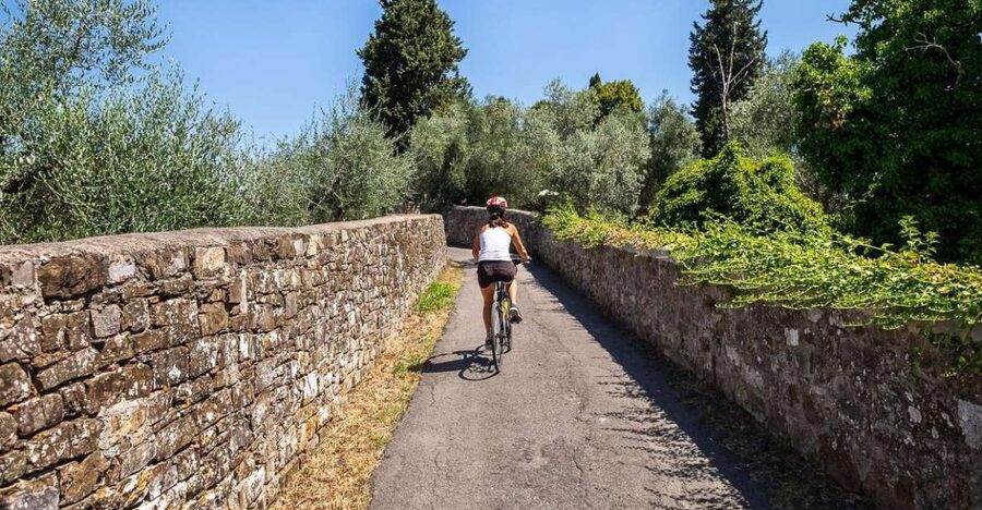 Florence: Tuscany Bike Tour with Wine & Olive Oil - Leaving Oltrarno and climbing above Florence