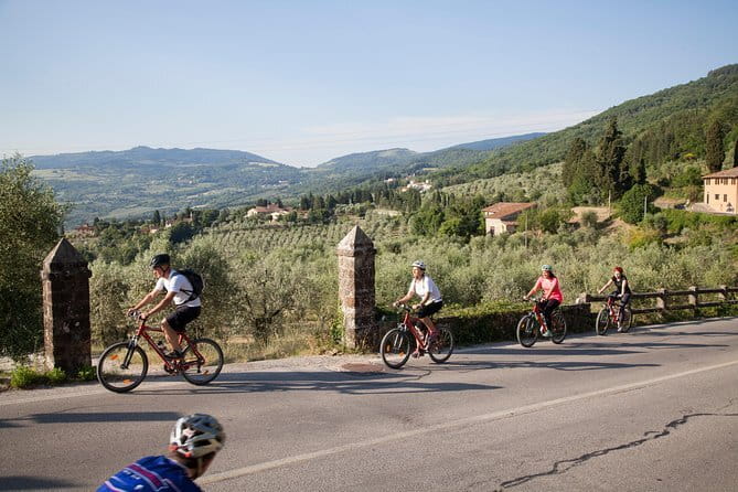 Florence Vintage Bike Tour–guided, small group or private option - Rain planning and the two-hour schedule