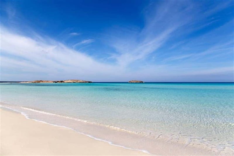 Formentera: discover our fast ferry + bike package - Collecting your bicycle at La Savina