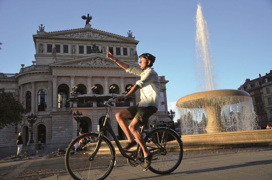 Frankfurt: Full-Day Bicycle or E-Bike Rental - Picking up your bike on Martin May Strasse