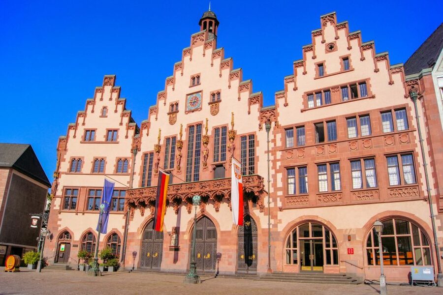 Frankfurt: Guided Bike Tour - Along the Main to the European Central Bank