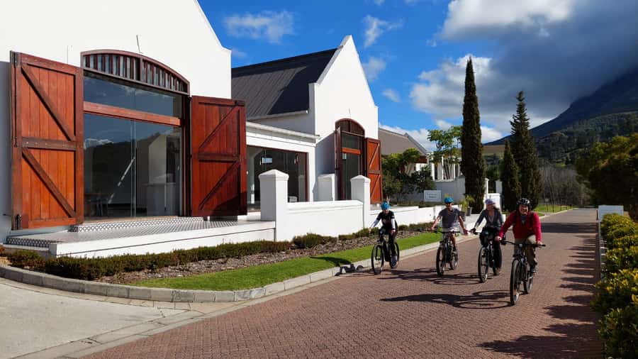 Franschhoek: E-bike Tour with Wine Tasting and Lunch - Riding between lesser-seen wine estates