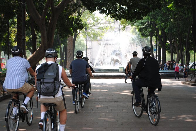Frida Kahlo VIP [Museum Tickets Included] Bike, Markets & Churros - Churros, atole, and a break in the ride