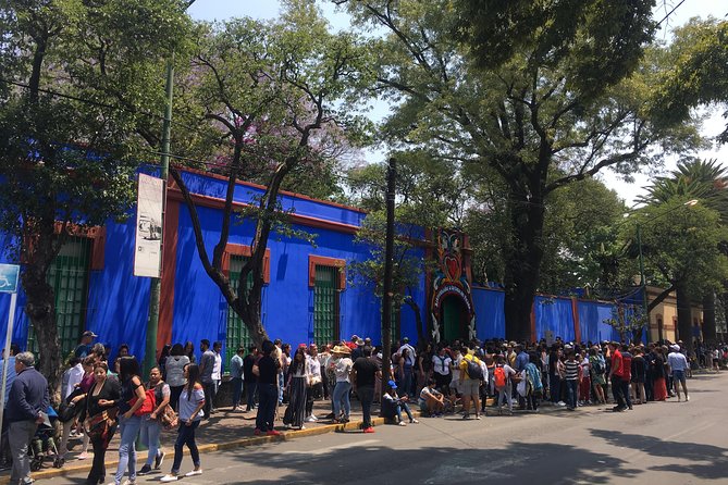Frida Kahlo VIP [Museum Tickets Included] Bike, Markets & Churros - How the guides shape the experience