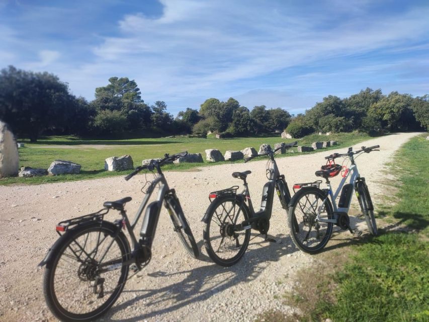 From Avignon: Full-Day E-Bike Tour in the Luberon Region - Bonnieux gives you the first big view