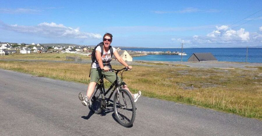 From Doolin: Day Trip to Inisheer with Bike or Bus Tour - Arriving on Inisheer, the smallest Aran Island