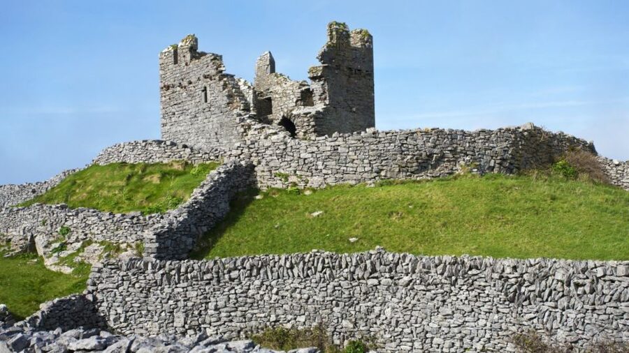 From Galway: Day Trip to Inisheer with Bike or Bus Tour - Bike, bus, or tractor around the island