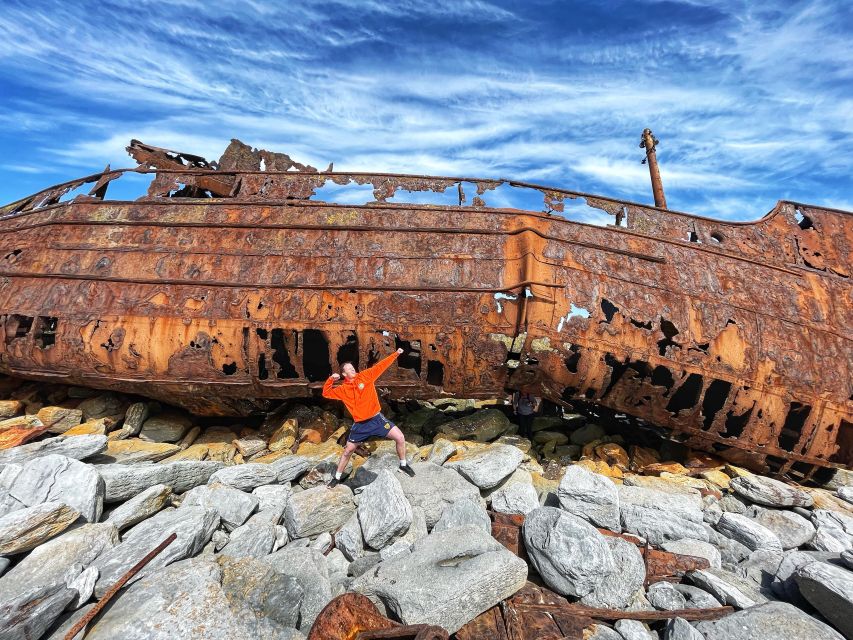 From Galway: Day Trip to Inisheer with Bike or Bus Tour - Tea, coffee, scones, and local stories