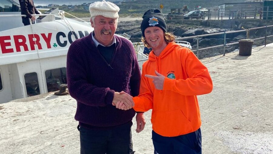 From Galway: Day Trip to Inisheer with Bike or Bus Tour - Free time at the beach and local pub