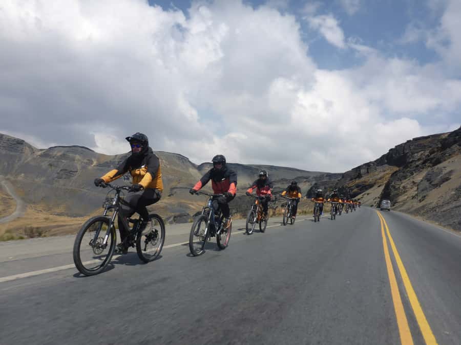 From La Paz: The World's Most Dangerous Road Biking Tour - Chuspipata marks the real start