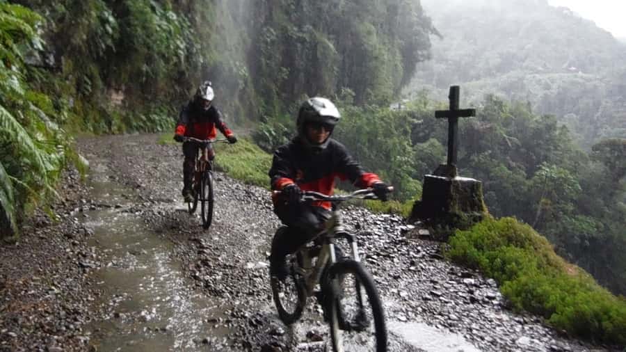 From La Paz: The World's Most Dangerous Road Biking Tour - Photo stops, viewpoints, and small villages
