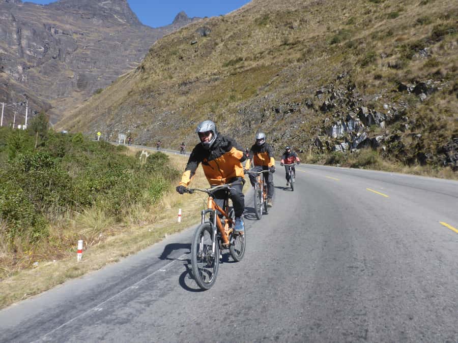 From La Paz: The World's Most Dangerous Road Biking Tour - Leaving La Paz for Cristo de la Cumbre