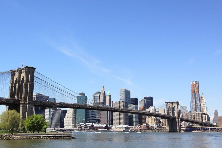 From Manhattan: 2-Hour Brooklyn Bridge Sightseeing Bike Tour - A compact New York bike tour with a clear purpose