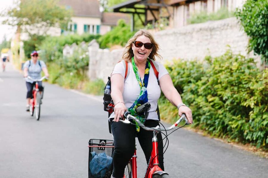 From Paris: Monet Garden & Giverny Bike Tour and Picnic Stop - Vernon’s market turns lunch into part of the tour
