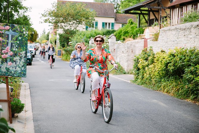 From Paris: Monet Gardens & Giverny Bike Tour with Picnic Stop - Why this day trip works so well