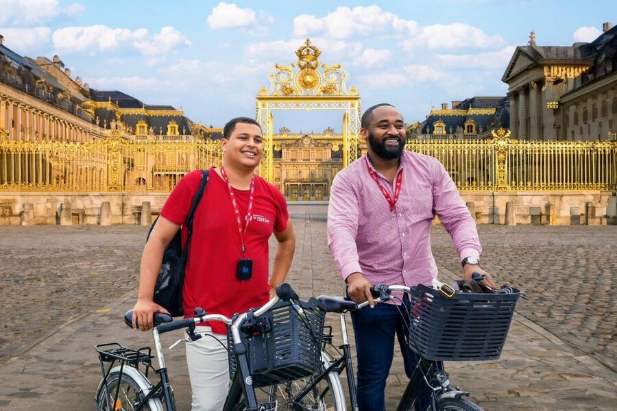 From Paris: Versailles Bike Tour with Gardens & Palace Entry - Place du Marché Notre-Dame: build your own picnic