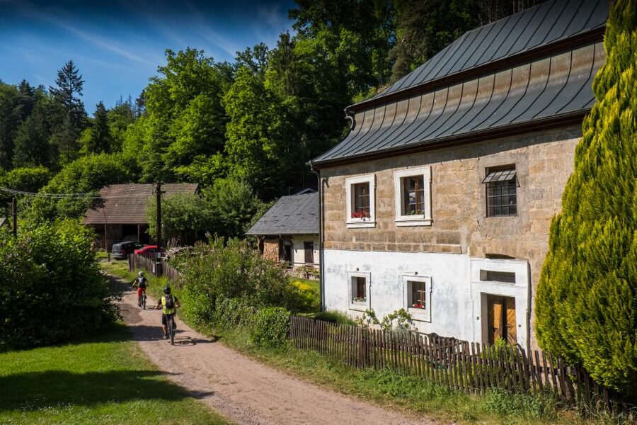 From Prague: E-Mountain Biking Trip to the Bohemian Paradise - Who should book this ride?