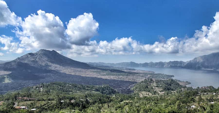 From Ubud: Downhill Bike Tour with Rice Terraces and Meal - The drive up to Kintamani
