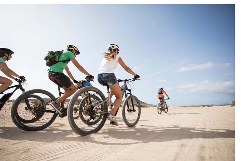 Fuerteventura North: PREMIUM E-bike guided tour - The first 90 minutes: volcanic ground and crater views