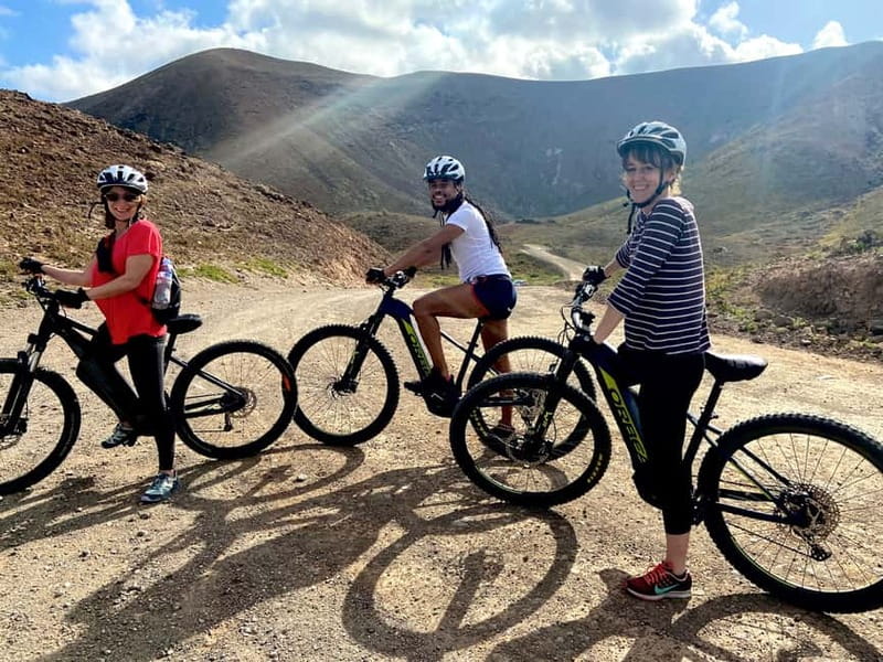 Fuerteventura North: PREMIUM E-bike guided tour - The bikes, safety gear, and riding standard