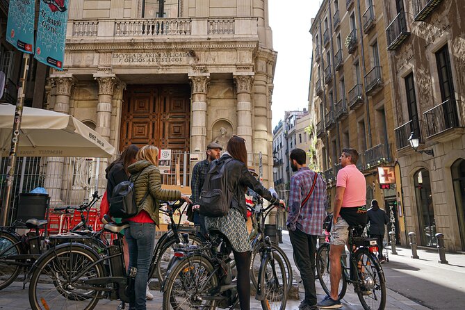Gaudi UNESCO Highlights Small Group Bike Tour - Parc de la Ciutadella: an easy opening stop